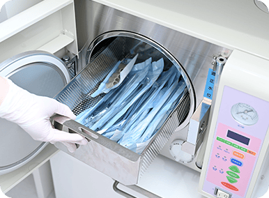 滅菌や衛生面の徹底による院内感染防止に努める